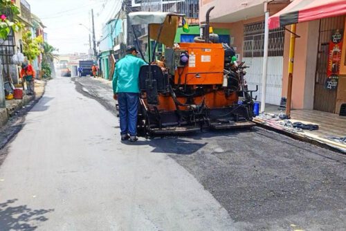 Programa Asfalta Manaus conclui nova rua no bairro Compensa
