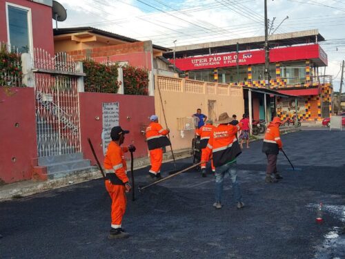 Prefeitura de Manaus trabalha a recuperação asfáltica na comunidade Val Paraíso