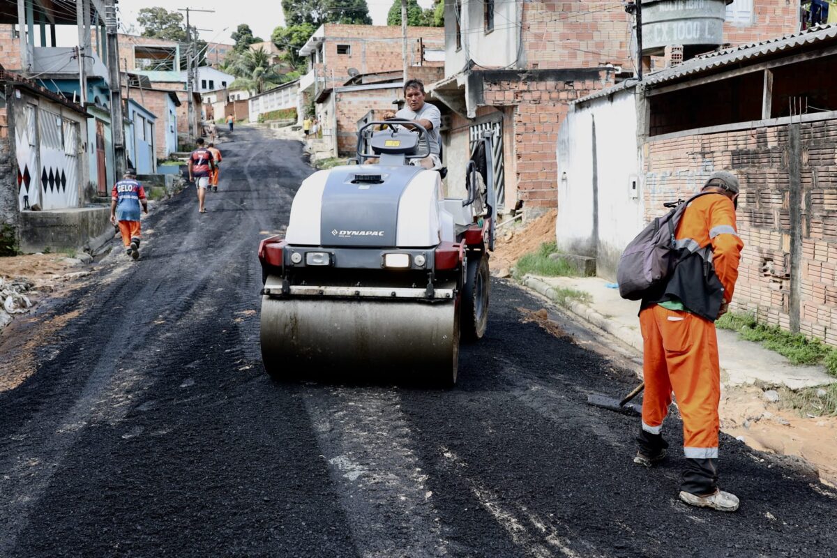Rua Cruzeiro, no Grande Vitória, é atendida pela prefeitura com obras em drenagem e recapeamento