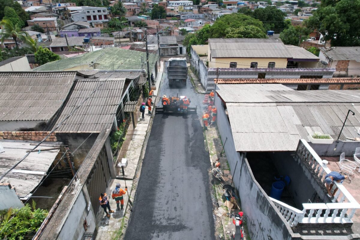 Prefeitura de Manaus aplica 630 toneladas de asfalto no conjunto Ajuricaba
