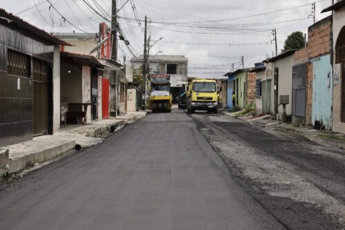 Programa ‘Asfalta Manaus’ da prefeitura recapeia novo trecho no bairro Mutirão, após 24 anos sem infraestrutura