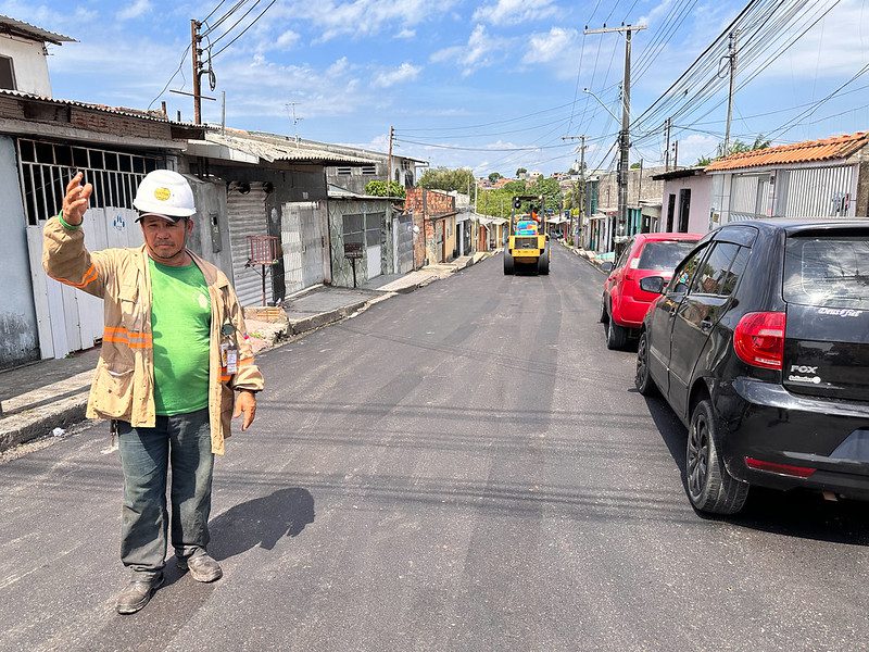 Prefeitura fiscaliza avanço dos serviços do programa ‘Asfalta Manaus’ na zona Norte