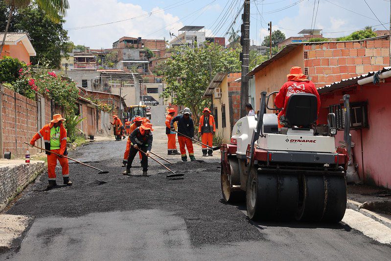Prefeitura de Manaus realiza recuperação asfáltica em novo trecho da comunidade Alfredo Nascimento