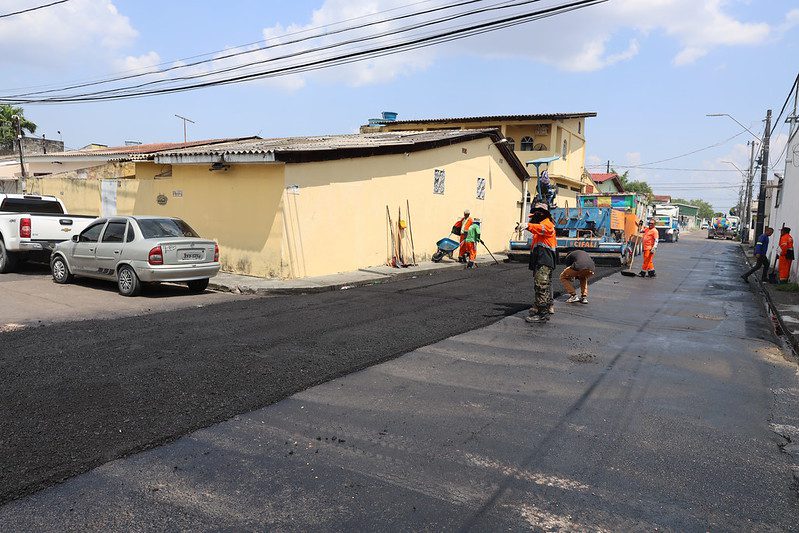 Prefeitura revitaliza rua do Dom Pedro sem asfalto novo há 40 anos