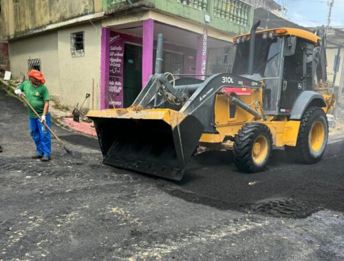 Prefeitura de Manaus avança com obras de recapeamento no bairro Compensa