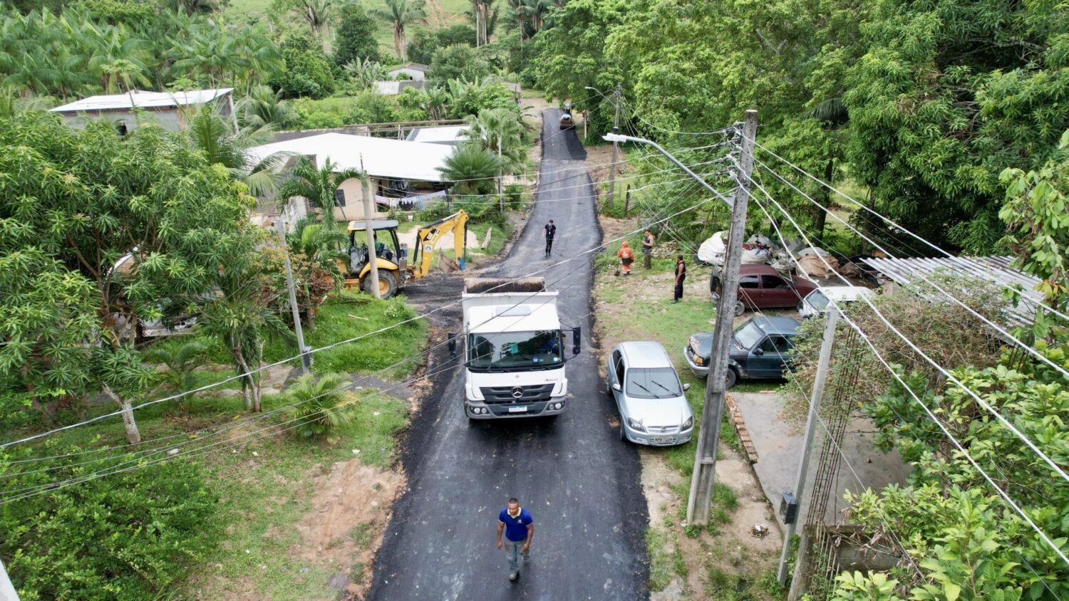 Prefeitura de Manaus estende obras de recapeamento às ruas do bairro Tarumã-Açu após uma década de abandono