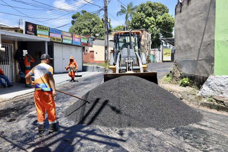Prefeitura de Manaus avanço na recuperação asfáltica do beco São Bernardo