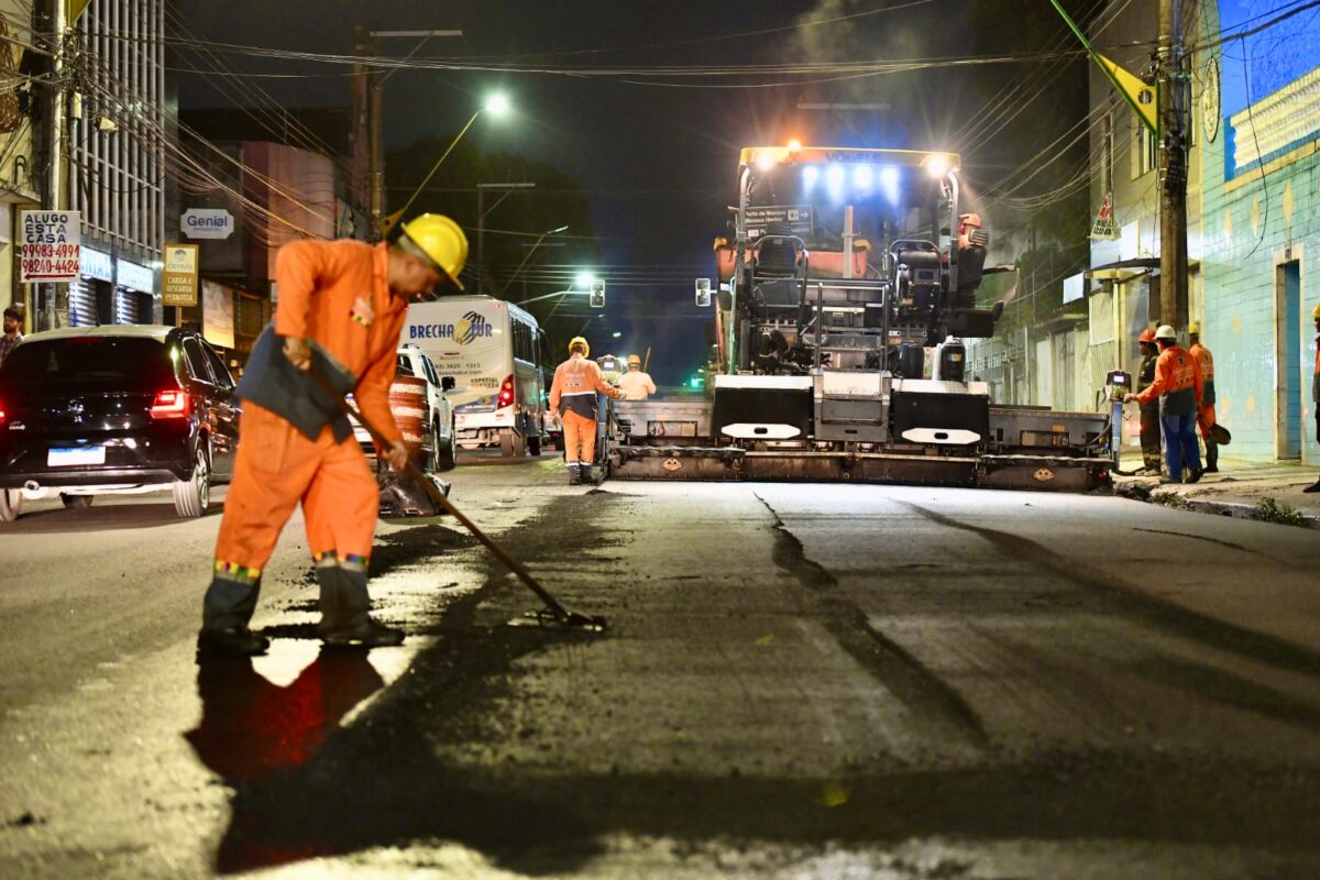 Prefeito David Almeida destaca celeridade nos serviços noturnos do programa “Asfalta Manaus 2”