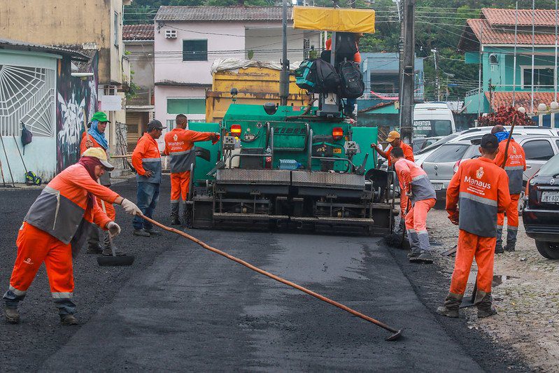 Prefeitura de Manaus intensifica serviços de recapeamento asfáltico na zona Oeste