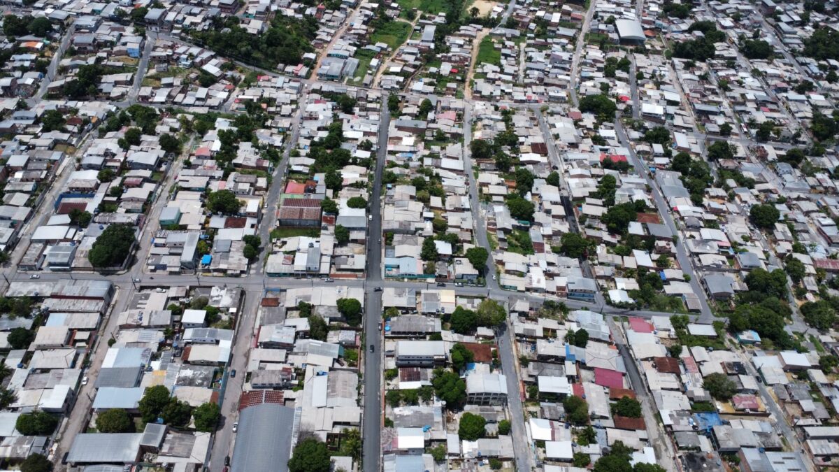 Prefeitura intensifica obras de recapeamento asfáltico no bairro Cidade de Deus