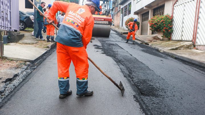 Programa Asfalta Manaus recupera 119 ruas nos bairros da zona Centro-Oeste