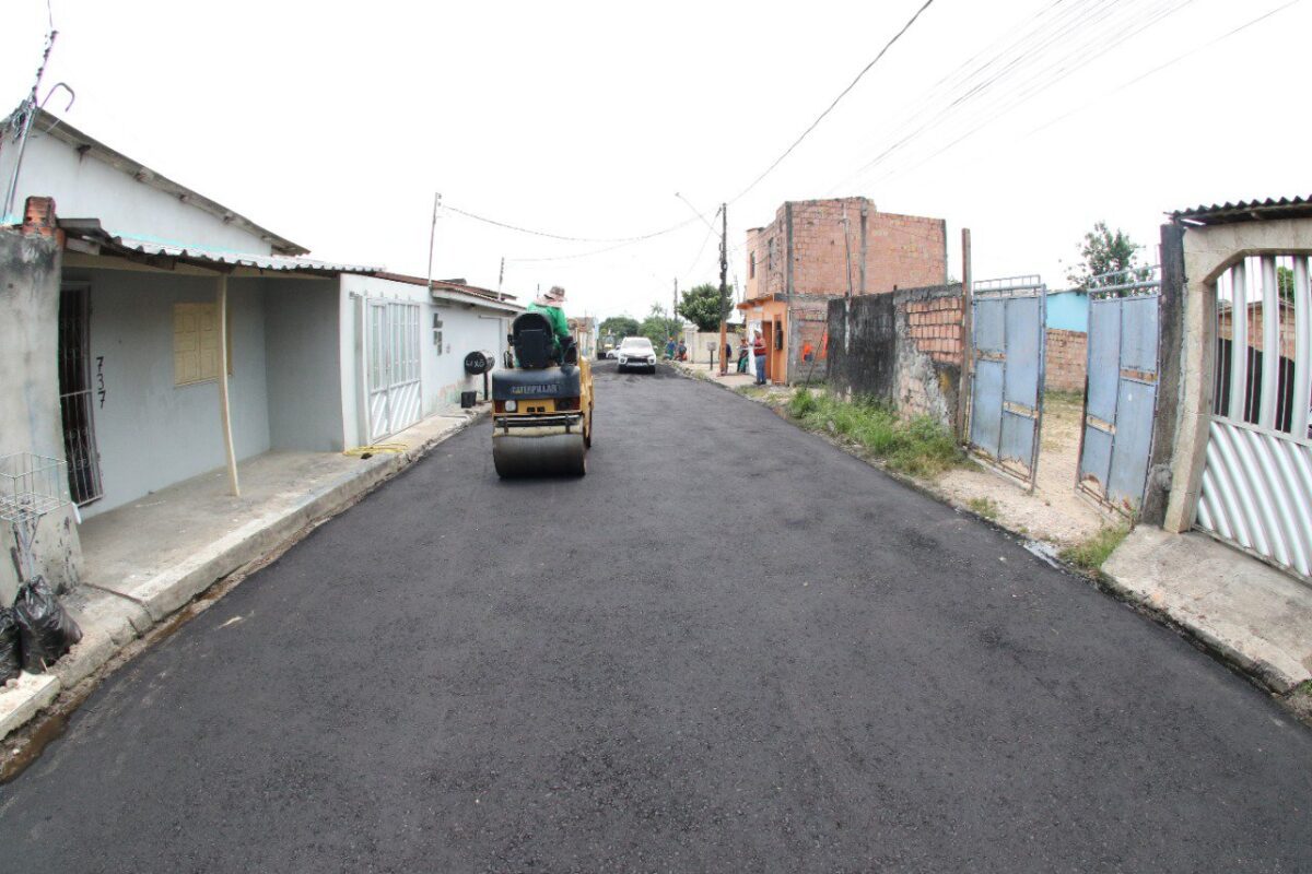 Mutirão de obras da Prefeitura de Manaus leva infraestrutura ao bairro Cidade de Deus