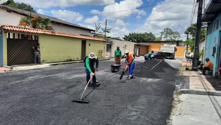 Prefeitura de Manaus conclui recapeamento asfáltico em 22 vias dos conjuntos Ben Hur e Vila Nova, na zona Norte