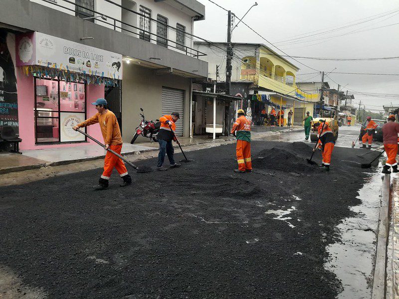 Prefeitura de Manaus intensifica serviços de recuperação asfáltica na Comunidade Mundo Novo