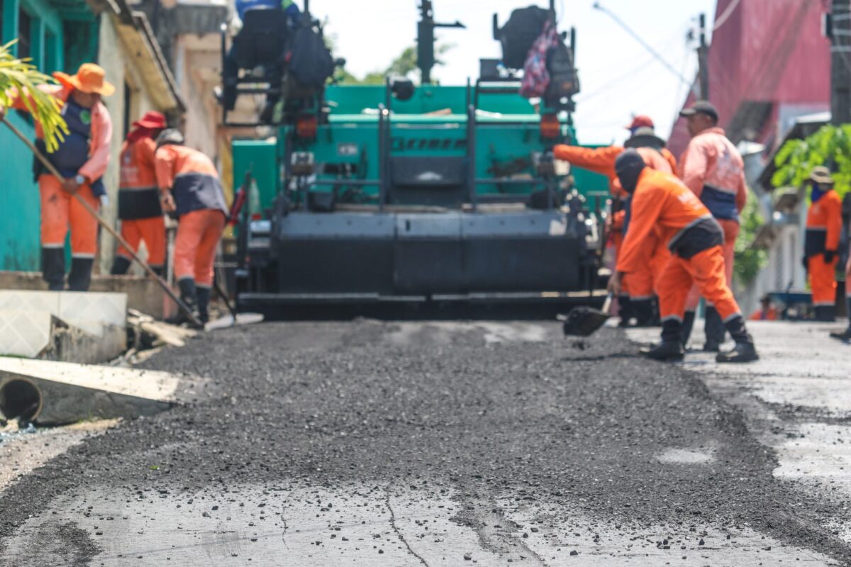 Prefeitura intensifica recuperação asfáltica em vias usadas por produtores para escoar mercadorias