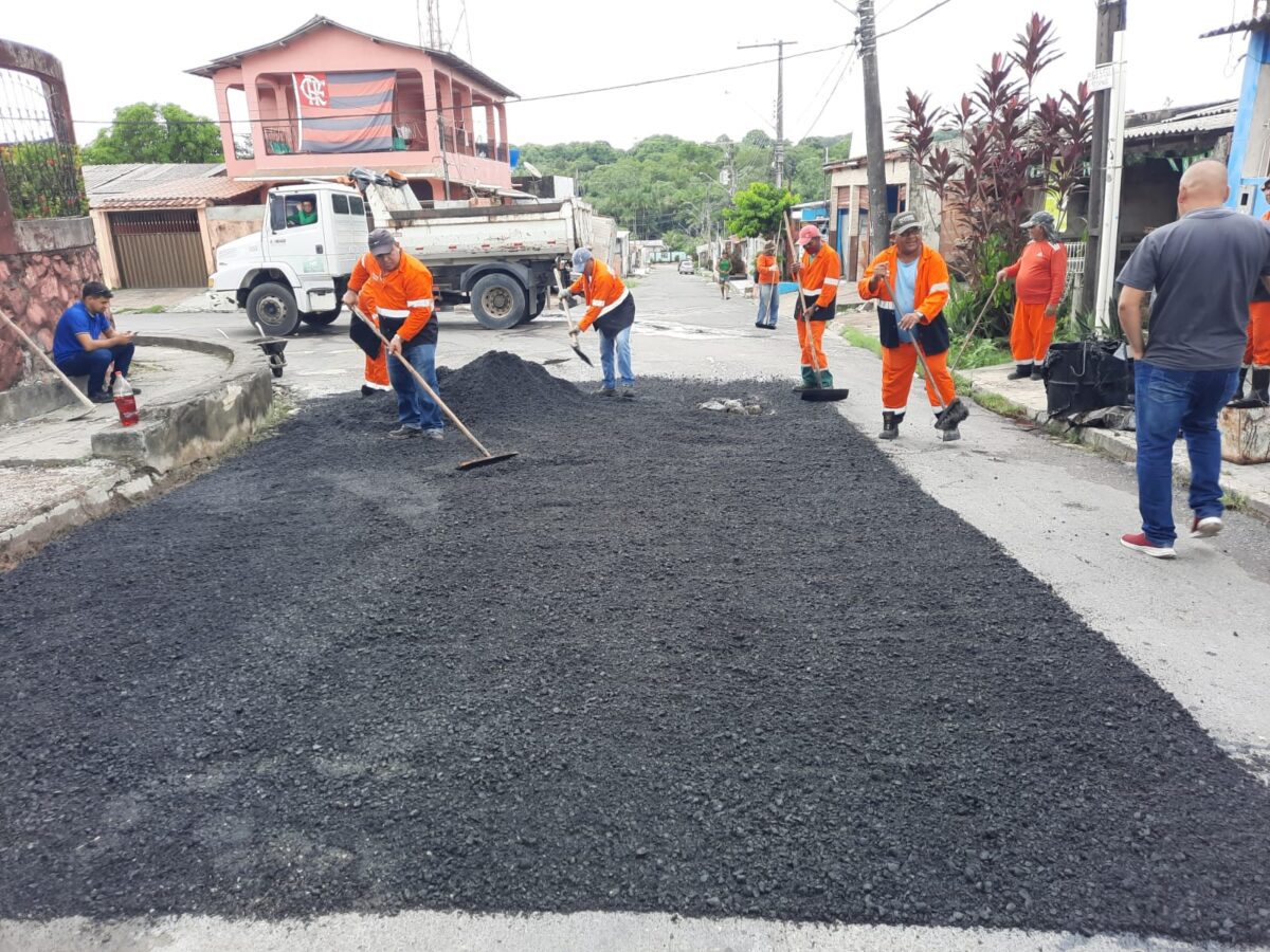 Prefeitura intensifica serviço de recuperação viária no bairro Cidade Nova