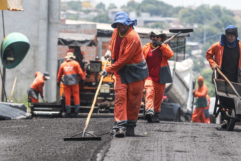 Programa ‘Asfalta Manaus’ da Prefeitura de Manaus continua avançando no bairro Novo Israel