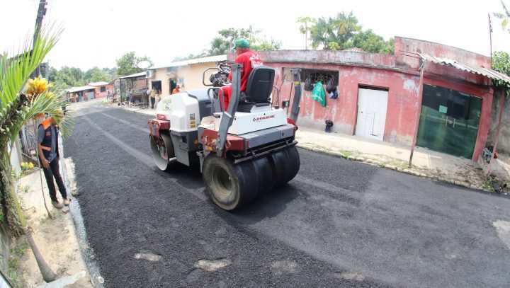 Ruas do bairro Monte Sião recebem serviços de recuperação asfáltica da Prefeitura de Manaus