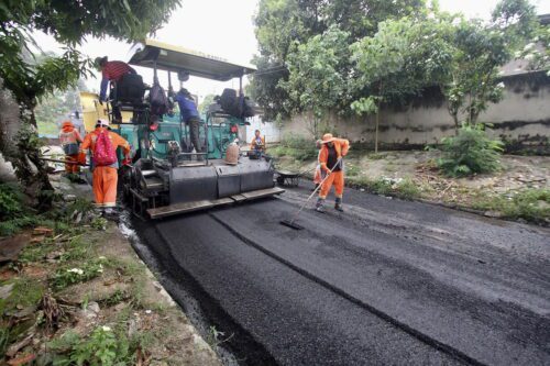 Programa ‘Asfalta Manaus’ contempla mais de 100 ruas com os serviços de recapeamento no bairro Planalto