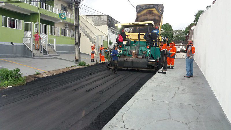 Prefeitura leva ‘Asfalta Manaus’ a ruas abandonadas por 20 anos no Planalto