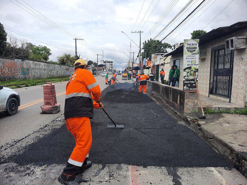 Prefeitura realiza obras de revitalização asfáltica na avenida Timbiras