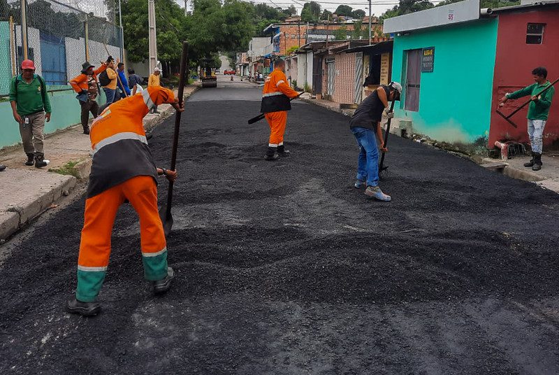 Operação de recuperação asfáltica garante a manutenção da malha viária da zona Norte