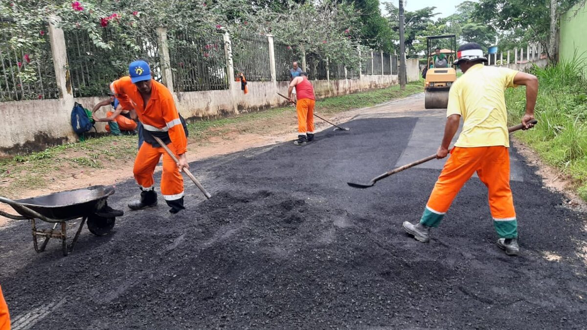 Prefeitura de Manaus pavimenta ramal do Baiano no bairro Tarumã