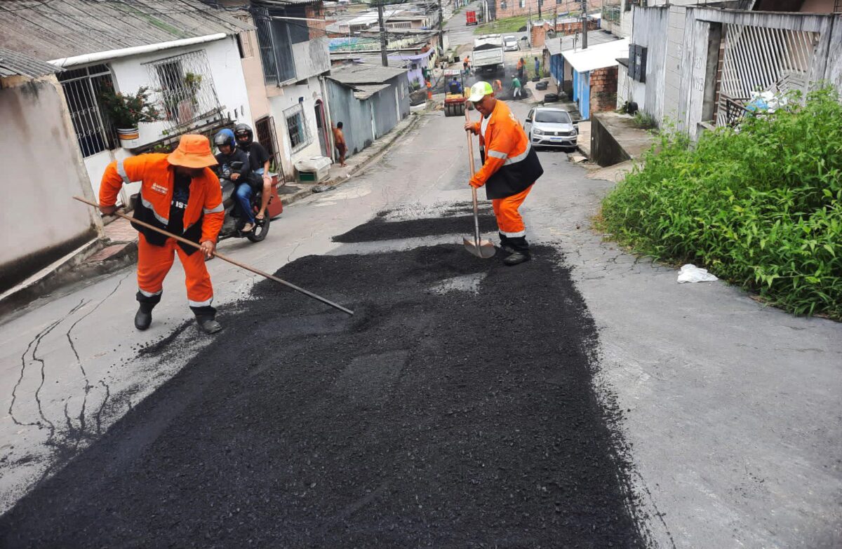 Prefeitura de Manaus realiza serviços de infraestrutura na zona Norte da cidade