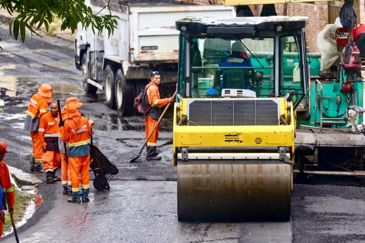 Programa ‘Asfalta Manaus’ da prefeitura intensifica o recapeamento de vias no bairro Planalto