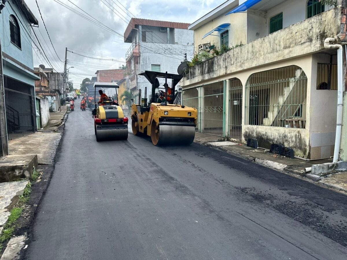 Programa ‘Asfalta Manaus’ da prefeitura recupera trecho de 600 metros no bairro Vila da Prata