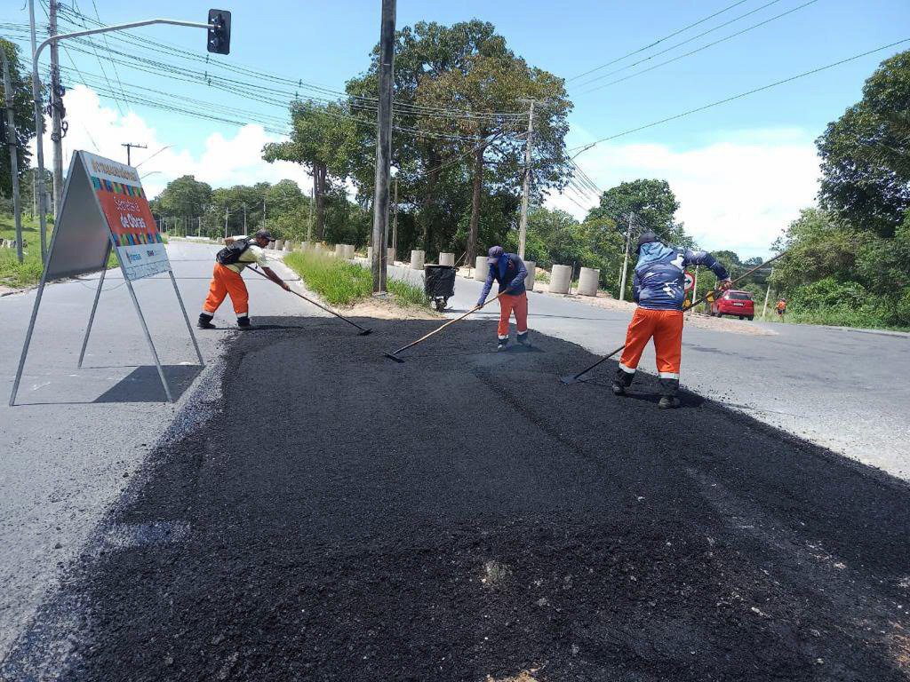 Prefeitura de Manaus recupera principais vias de acesso a escolas e hospitais no Colônia Antônio Aleixo