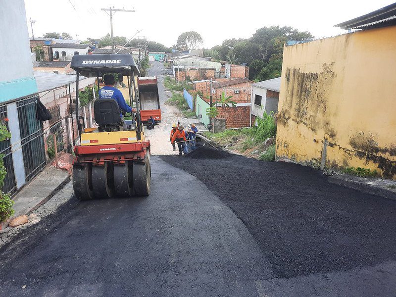 Prefeitura intensifica serviços de recuperação asfáltica no bairro Cidade Nova