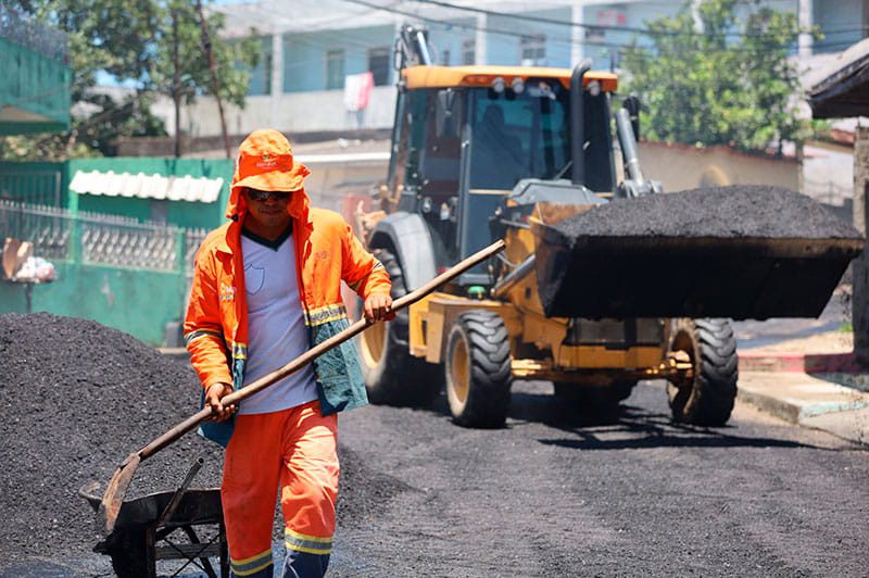 Prefeitura intensifica ‘Asfalta Manaus’ e nova pavimentação chega às ruas do Alvorada