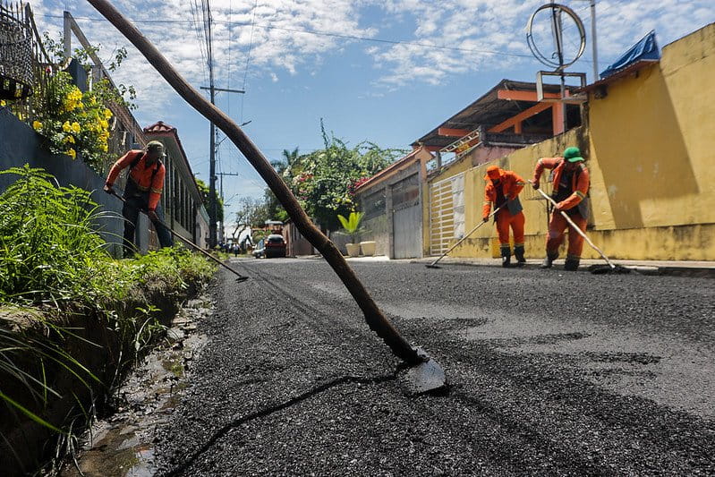 prefeitura amplia serviços de recapeamento asfáltico no Japiim e contempla mais três ruas no bairro