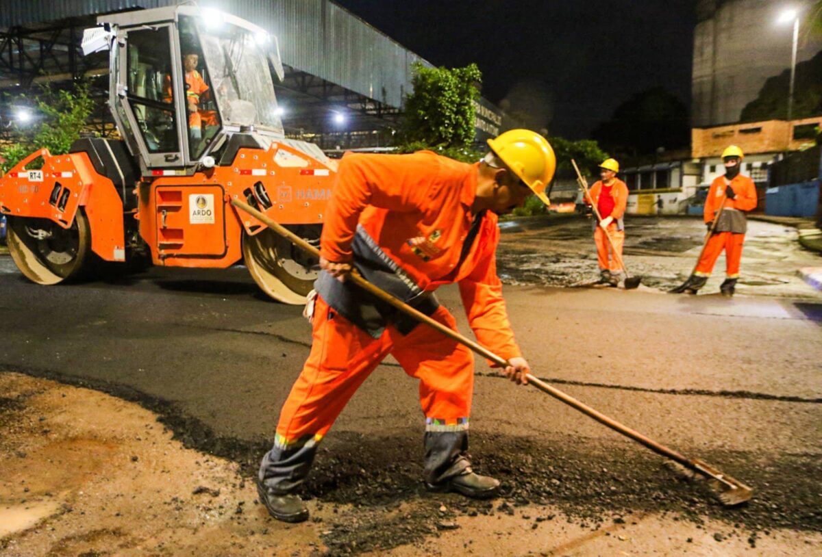 recapeamento no entorno da feira do Santo Antônio e beneficia moradores e permissionários