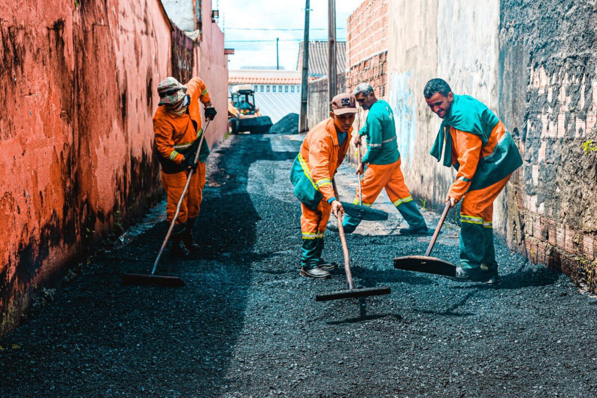 Prefeitura avança com o programa ‘Asfalta Manaus’ no bairro Redenção e contempla beco abandonado