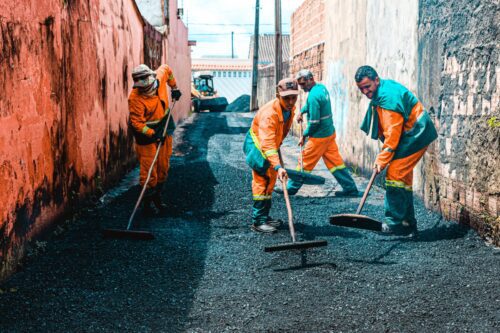 Prefeitura avança com o programa ‘Asfalta Manaus’ no bairro Redenção e contempla beco abandonado