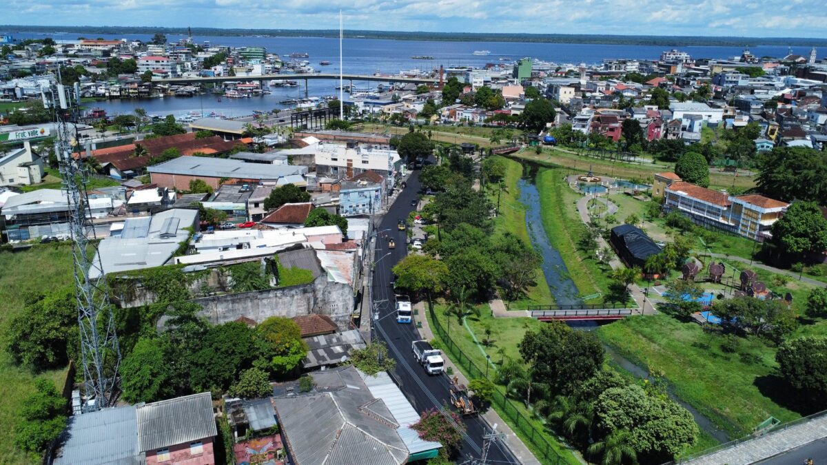 Prefeitura intensifica serviços na rua Jonathas Pedrosa, Centro