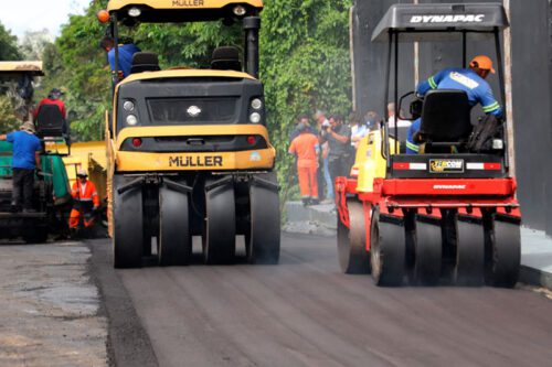 Prefeitura de Manaus aplica 700 toneladas de massa asfáltica em vias do bairro Tarumã