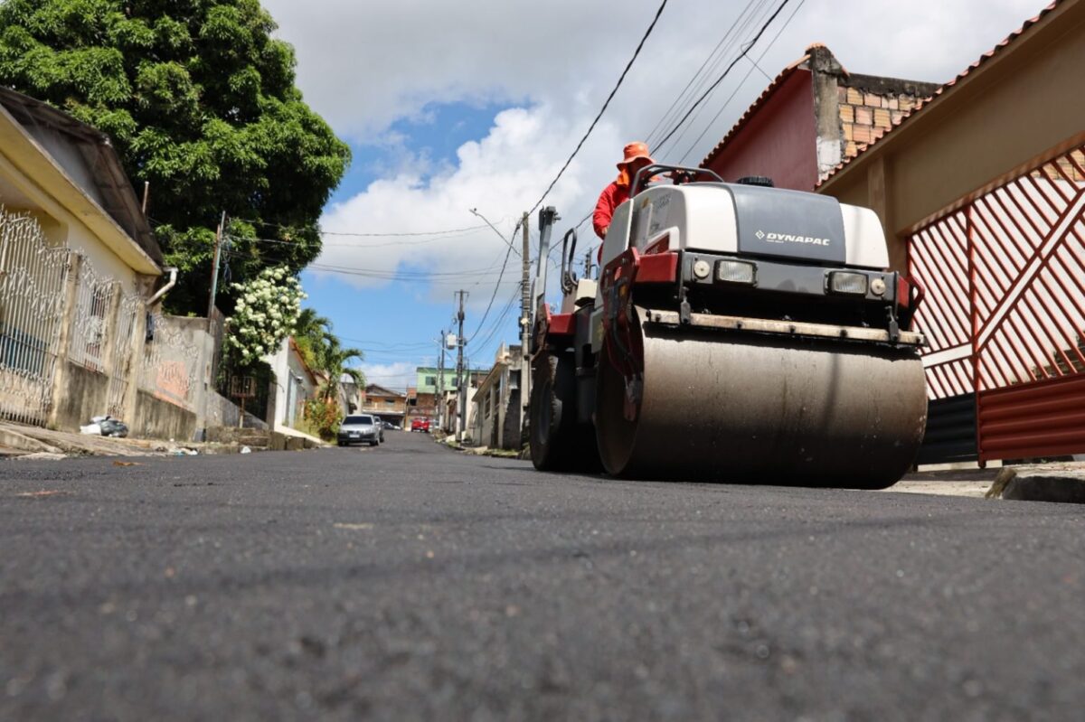 Prefeitura de Manaus avança com serviços de recapeamento asfáltico no bairro São José