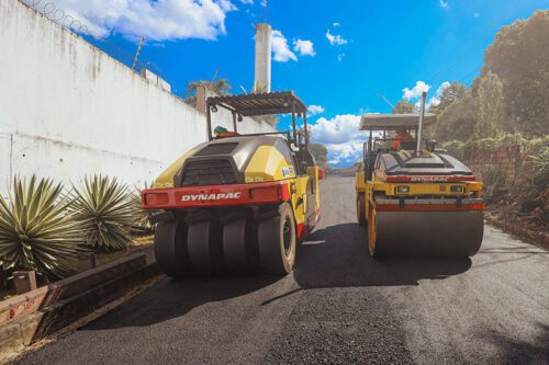 Recapeamento em vias no bairro Flores com o programa