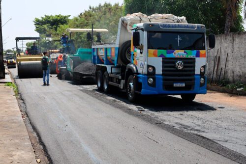 prefeitura recapeia novo trecho no conjunto Vista Bela