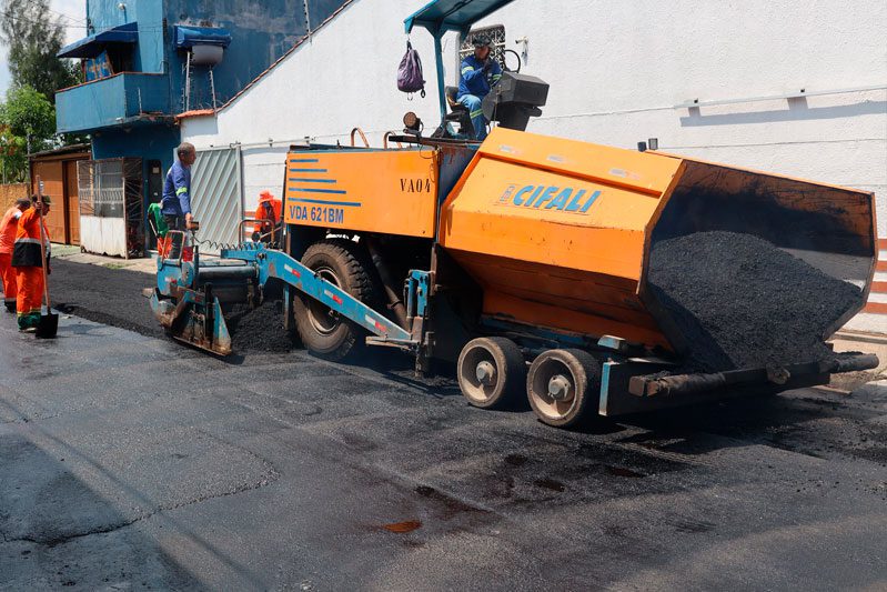 Prefeitura revitaliza rua do Dom Pedro sem manutenção há 40 anos