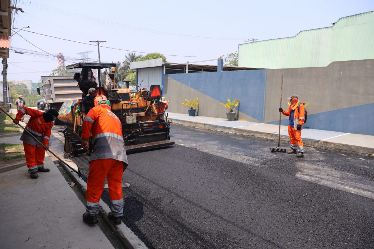 Programa ‘Asfalta Manaus’ beneficia mais duas ruas no bairro Mauazinho