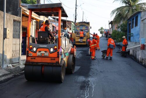 Obras na zona Norte e asfalta 16 ruas do conjunto João Paulo II