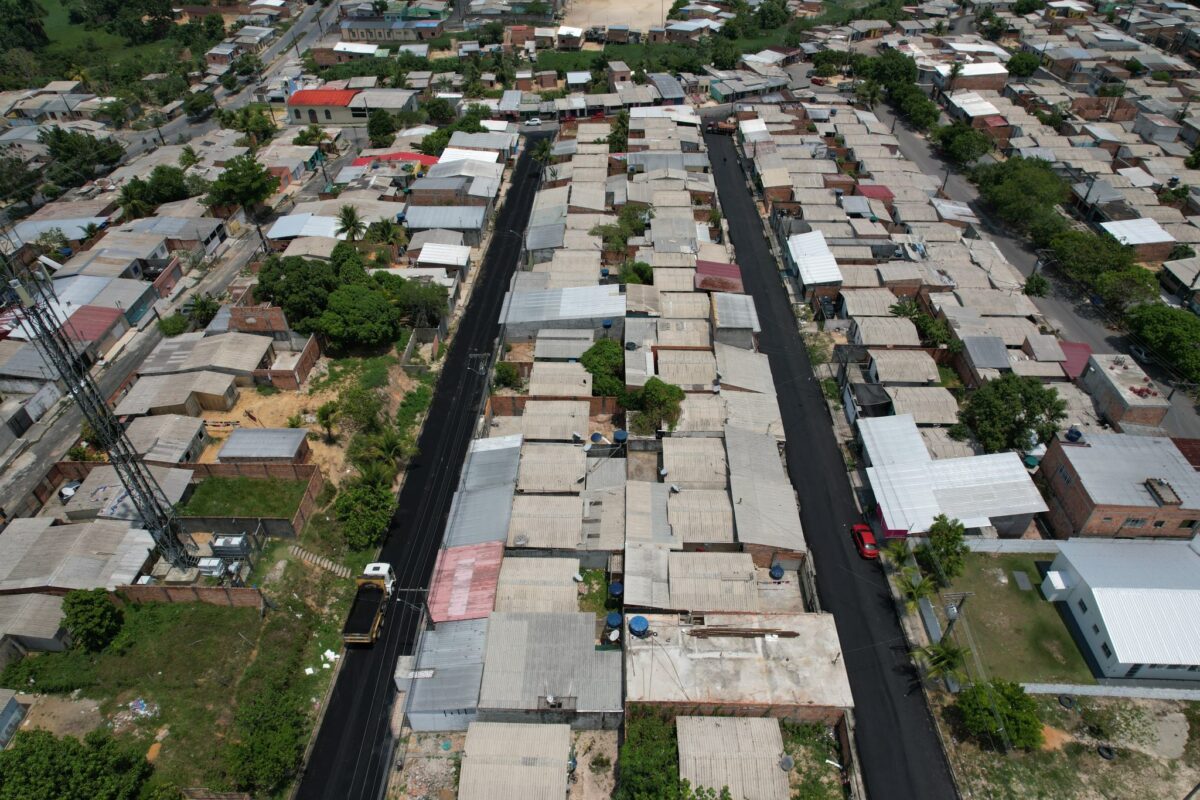 prefeitura atua com duas frentes de obras no bairro Nova Cidade