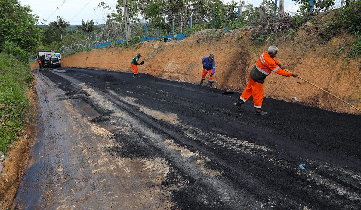 Prefeitura de Manaus inicia pavimentação no ramal do Ipiranga e beneficia 500 famílias