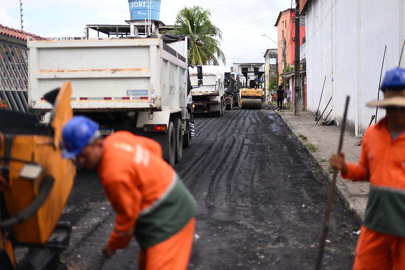 Prefeitura de Manaus amplia obras de pavimentação na comunidade Parque São Pedro