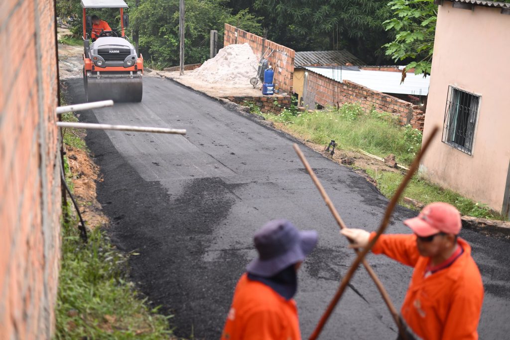 Programa ‘Asfalta Manaus’ na comunidade Novo Milênio na zona Norte