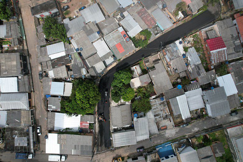 Asfalta Manaus recapeia nova rua na comunidade Parque São Pedro